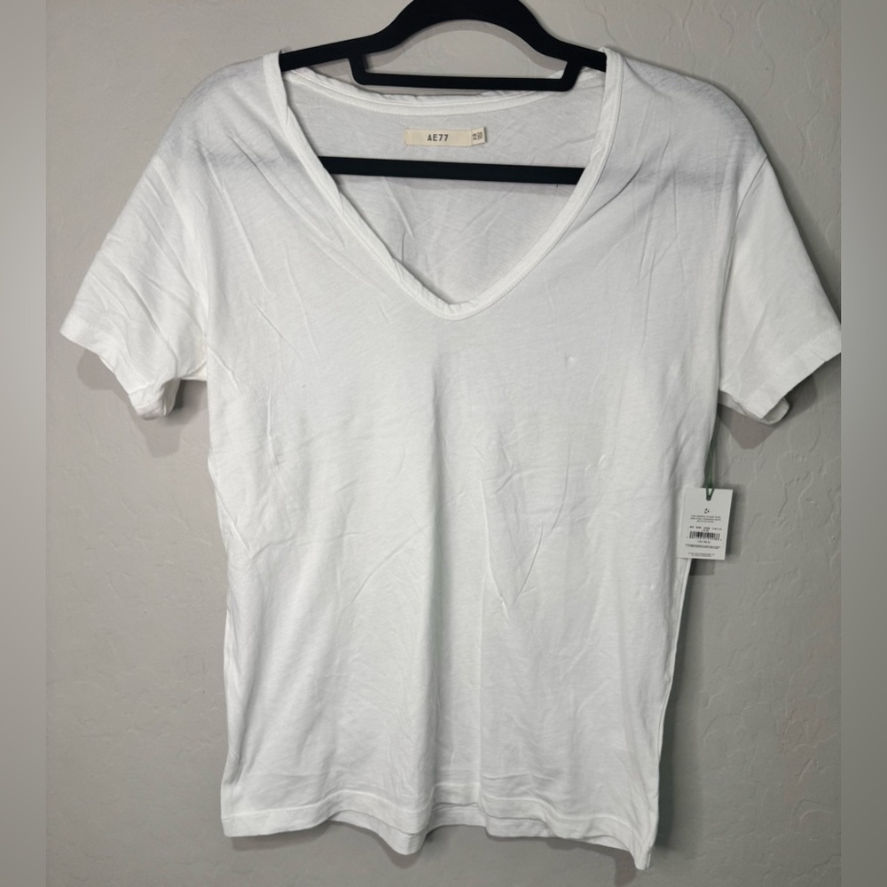 AE77 Premium Collection by American Eagle White V-neck Short Sleeve T-Shirt